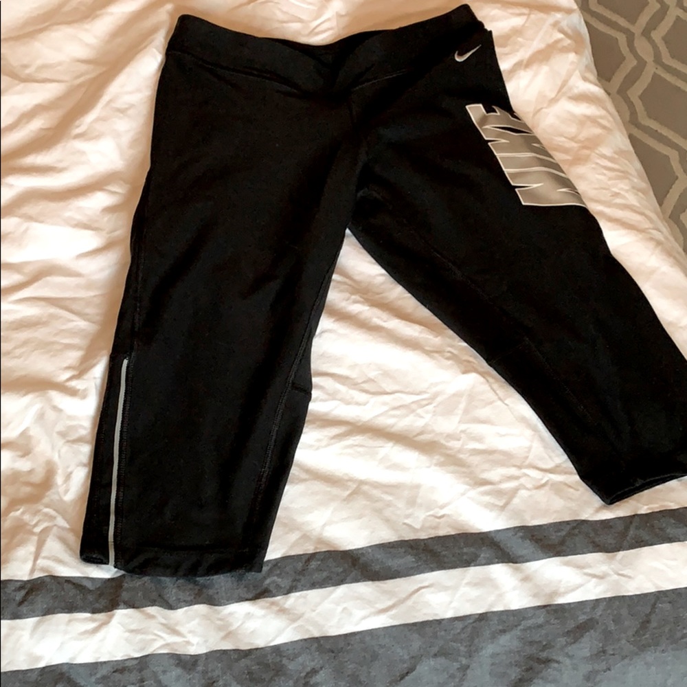 Nike women’s crops